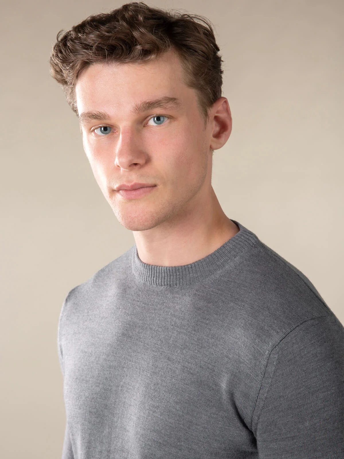 AUR1 Sweater Dark Grey - Image 3