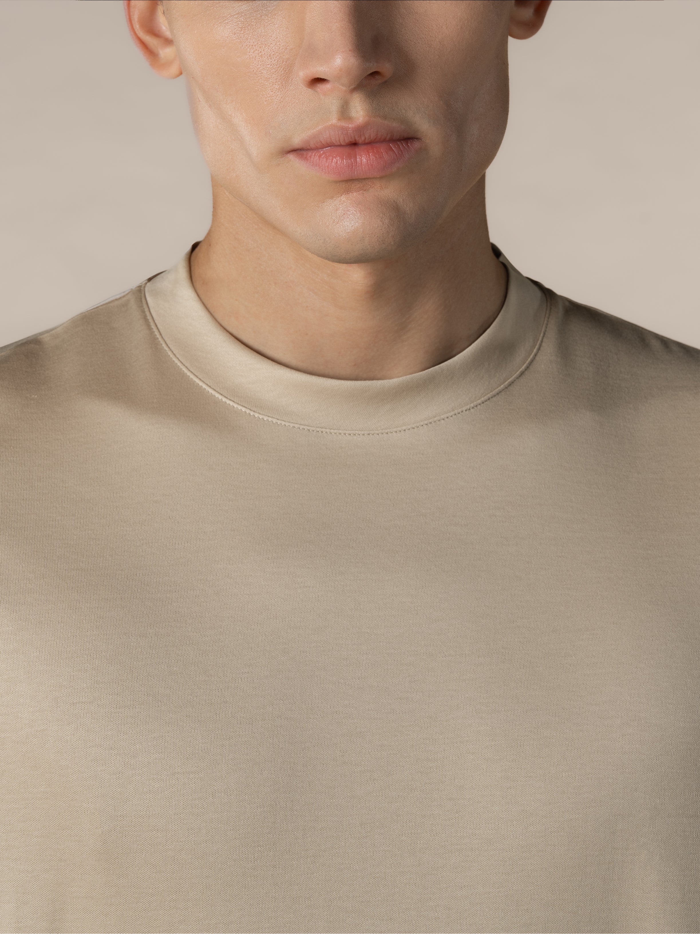 AUR1 T-Shirt Light Beige - Image 2
