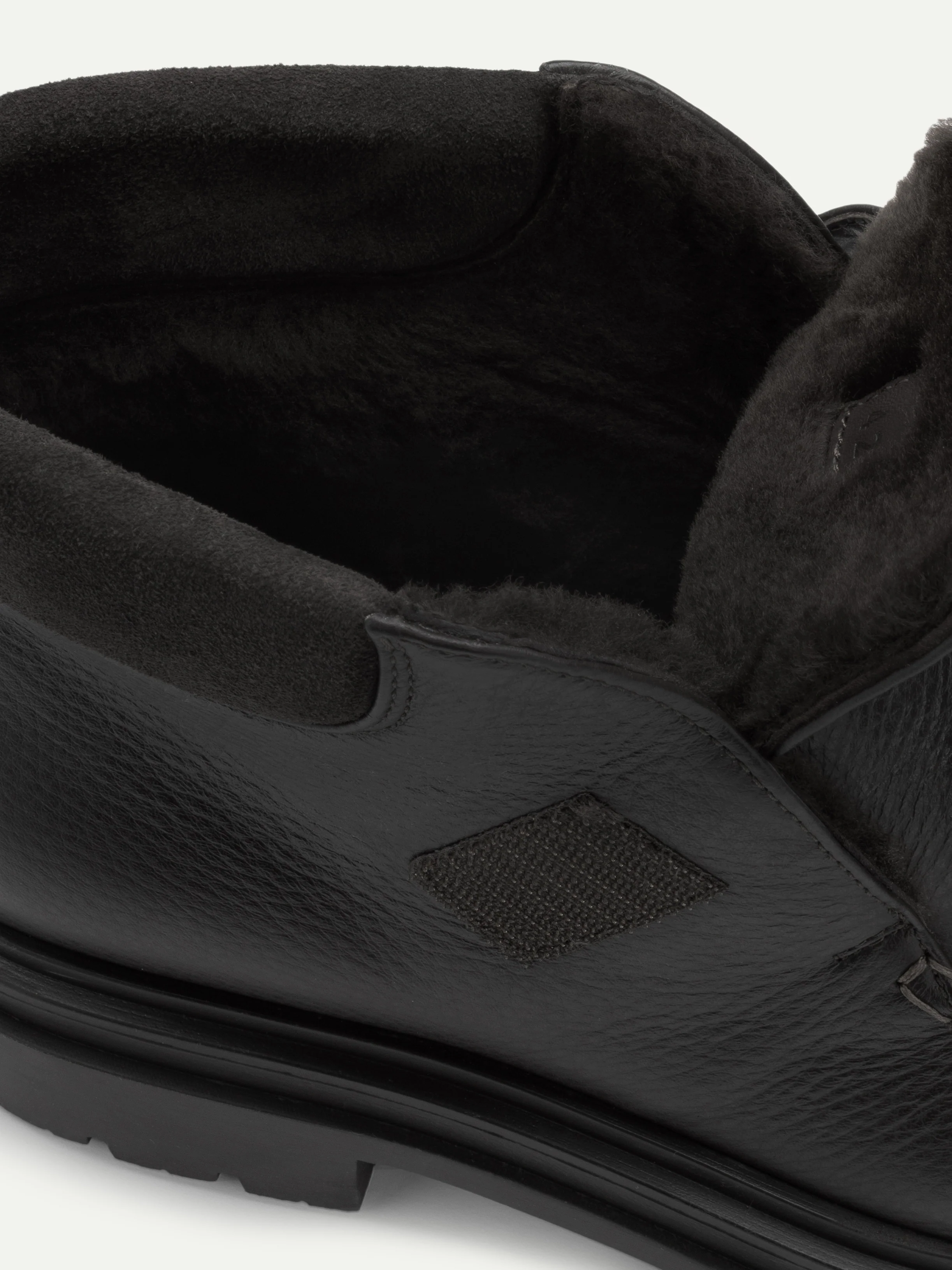 Black Grain Alpine Boot with Fur - Image 3