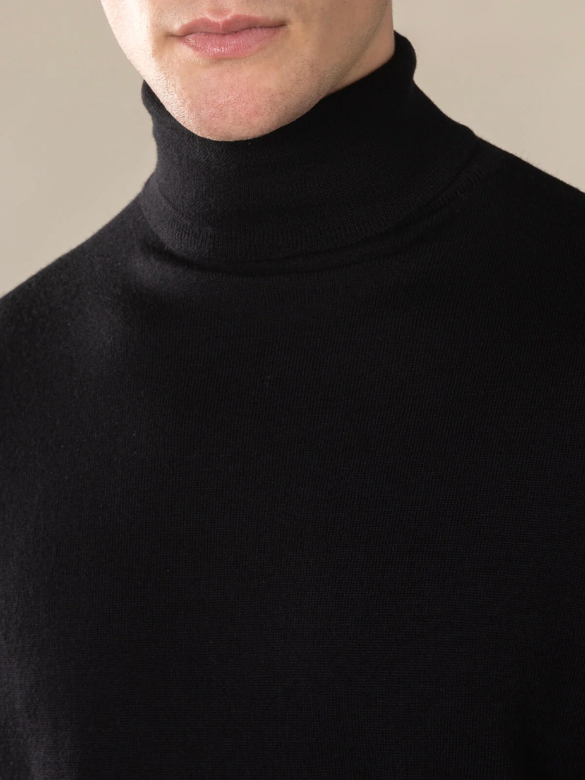 Extrafine Merino Rollneck Black - Image 3