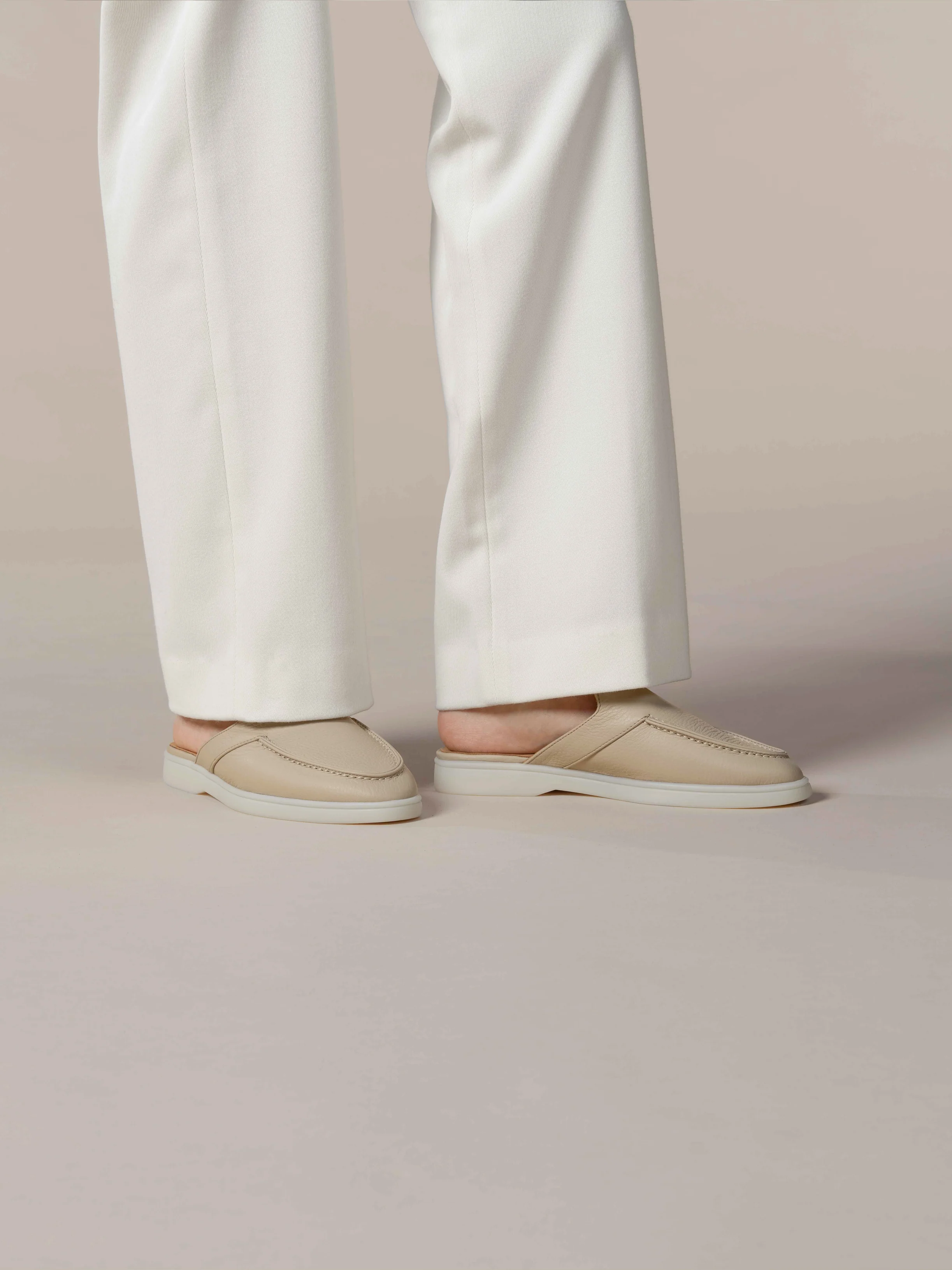 Lady Beige Grain Yacht Slipper - Image 2