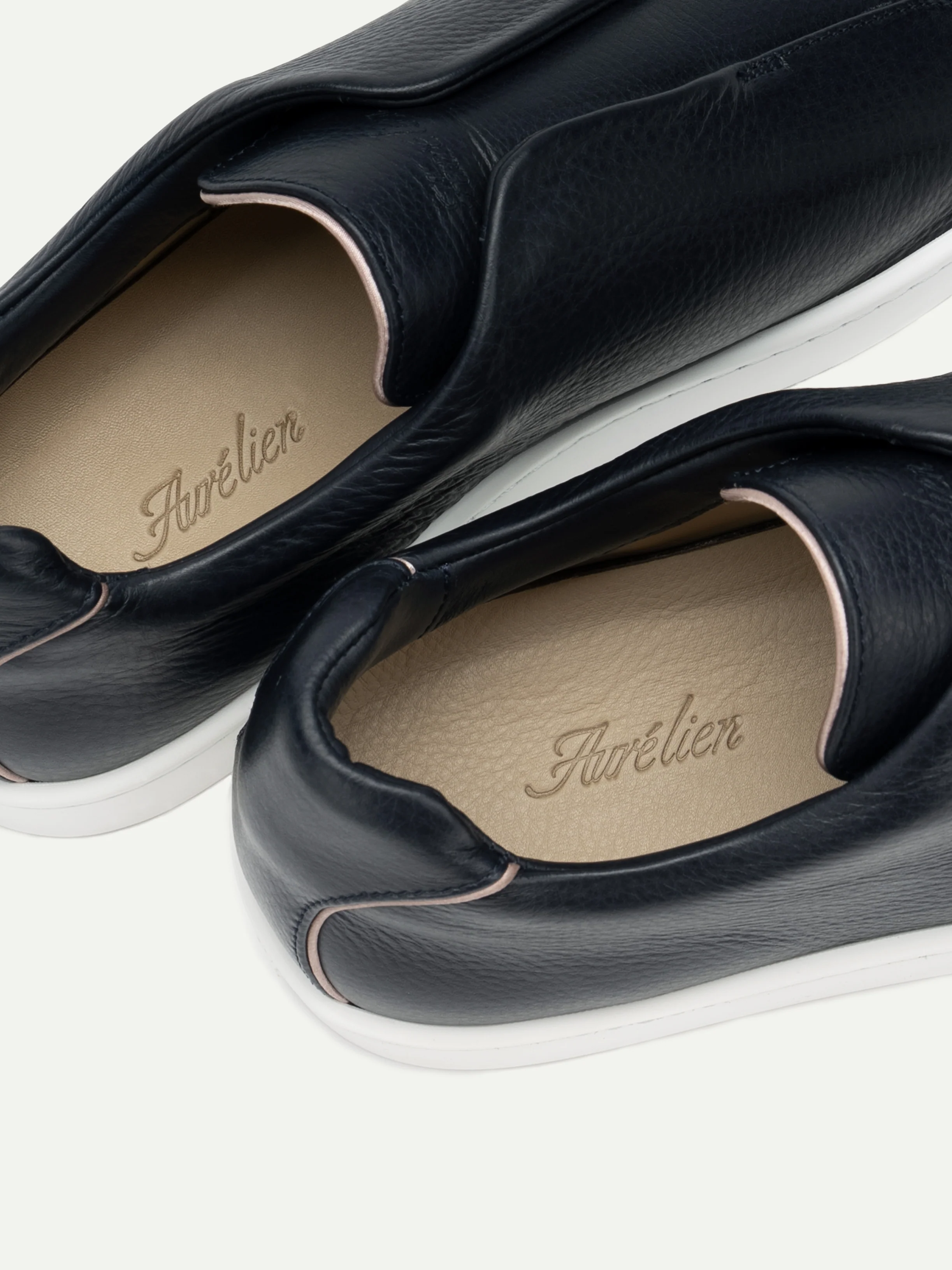 Dark Navy Grain AUR3 Sneaker - Image 3