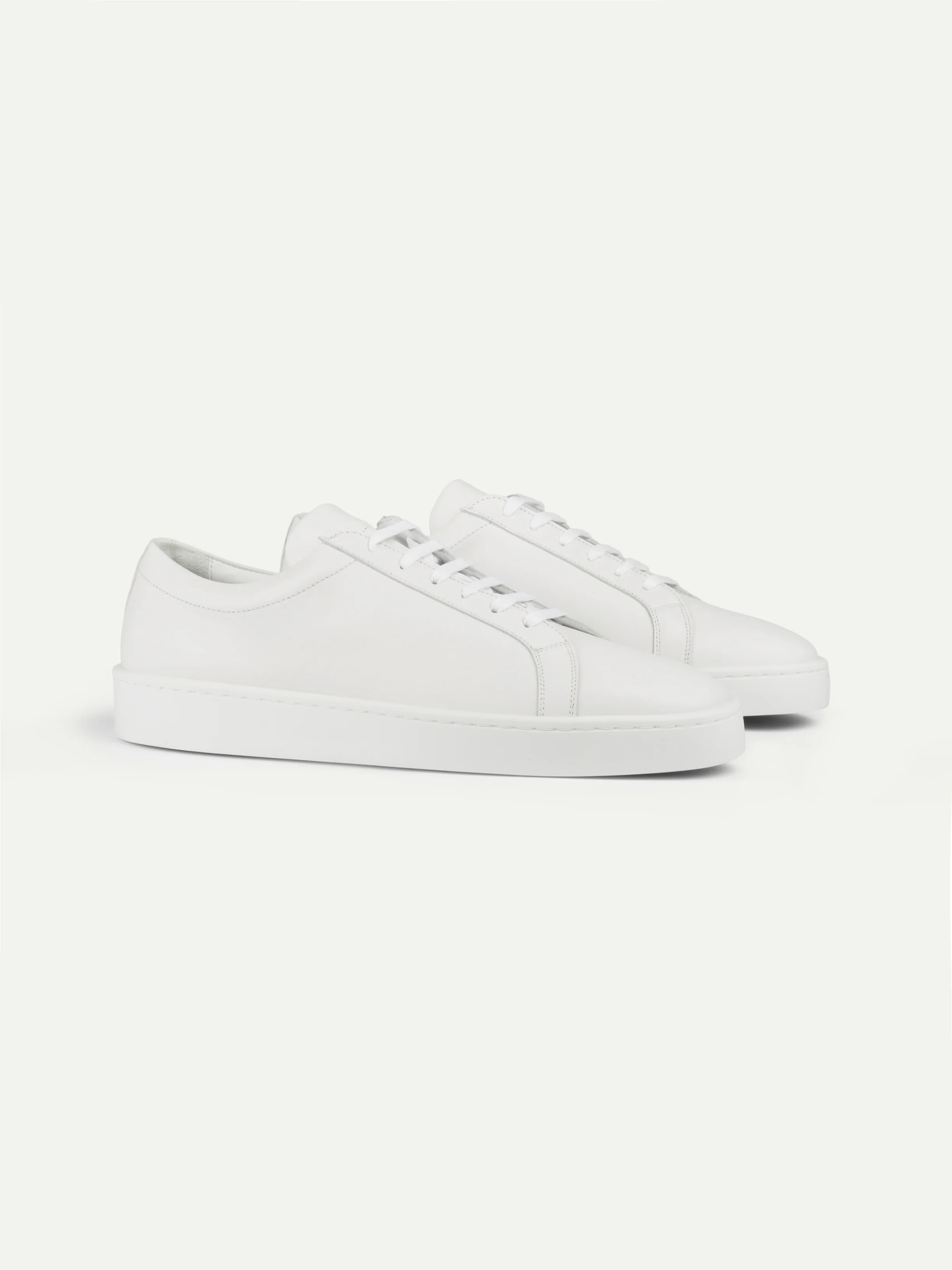 White AUR1 Sneaker