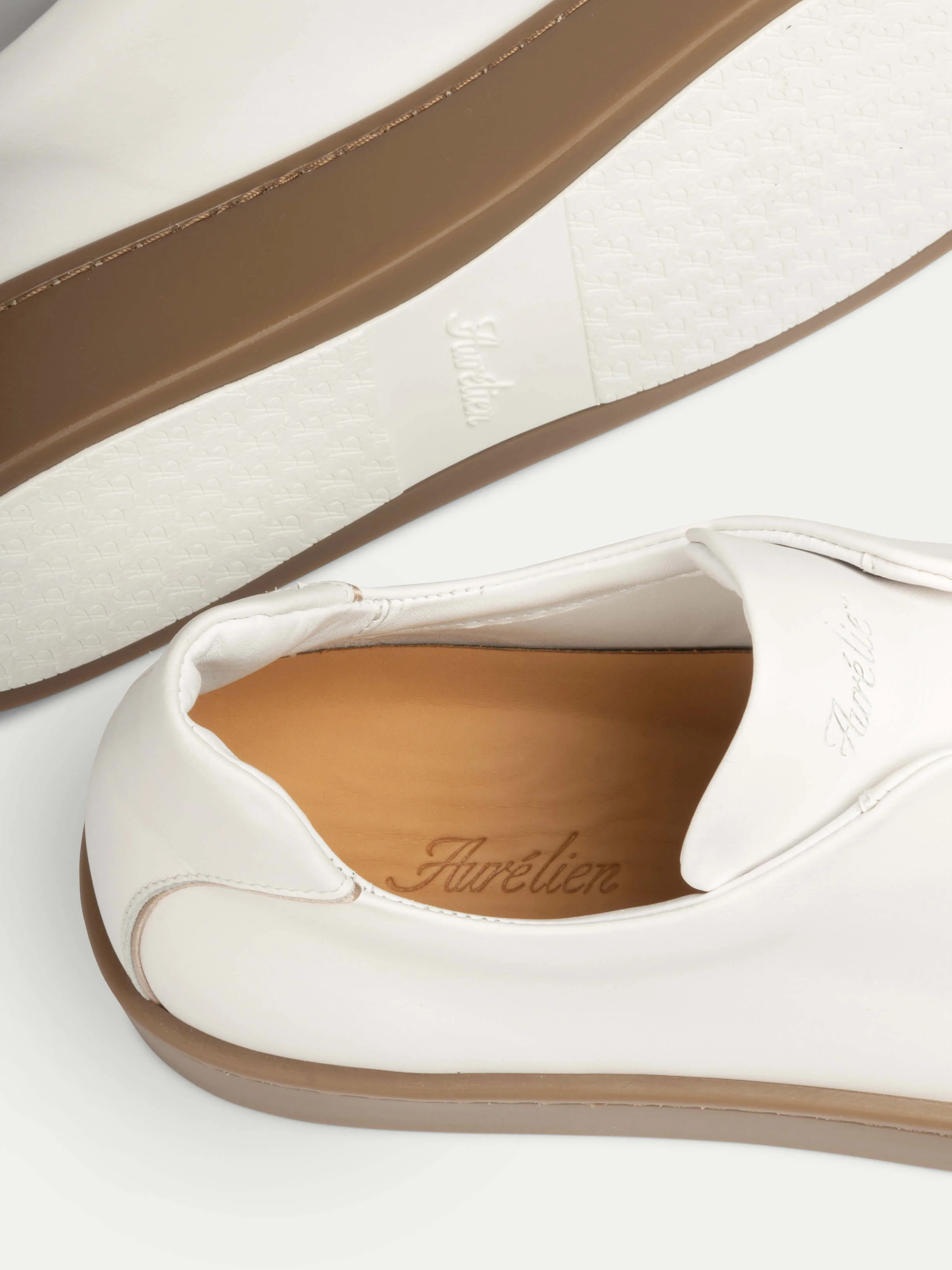 White AUR3 Sneaker - Image 4